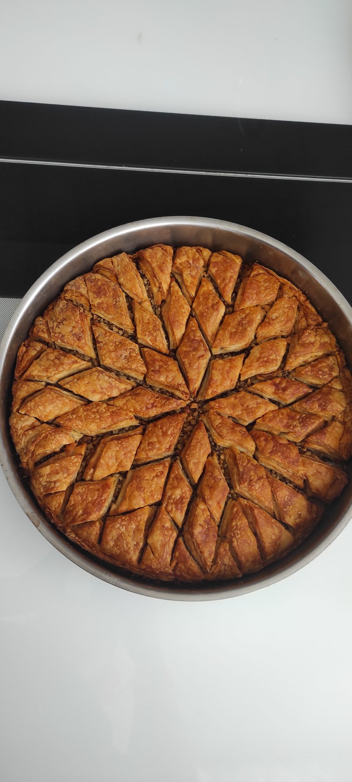 Yapimi-Cok-Pratik-Kolay-Evde-Baklava-Tarifi